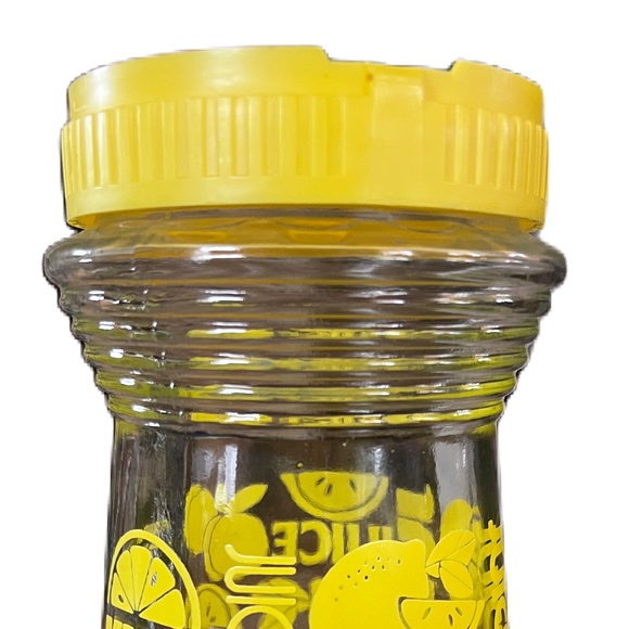 Vintage Glass
Carafe Lemons Yellow Flip Jar Top Lid 70s - Picture 10 of 11